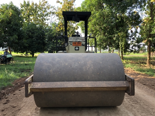 ขายรถบดสั่นสะเทือน    2 เพลา  เล่มทะเบียน SERIEL 144630