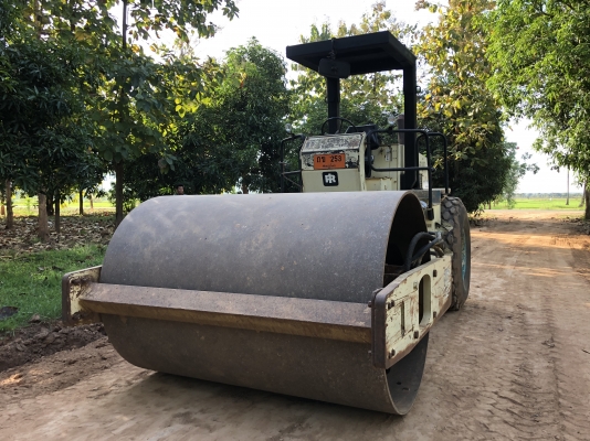 ขายรถบดสั่นสะเทือน    2 เพลา  เล่มทะเบียน SERIEL 144630