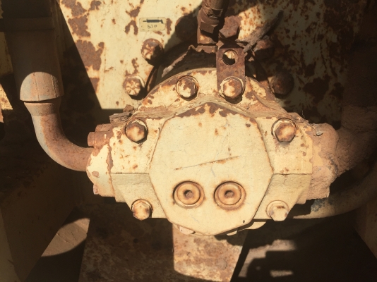 ขายรถบดสั่นสะเทือน    2 เพลา  เล่มทะเบียน SERIEL 144630