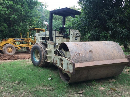 ขายรถบดสั่นสะเทือน    2 เพลา  เล่มทะเบียน SERIEL 144630