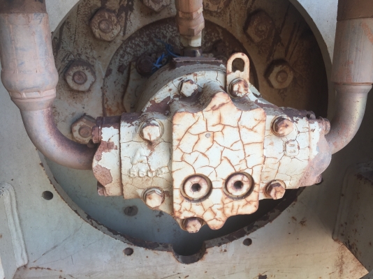 ขายรถบดสั่นสะเทือน    2 เพลา  เล่มทะเบียน SERIEL 144630