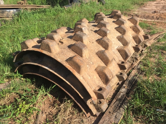 ขายรถบดสั่นสะเทือน    2 เพลา  เล่มทะเบียน SERIEL 144630