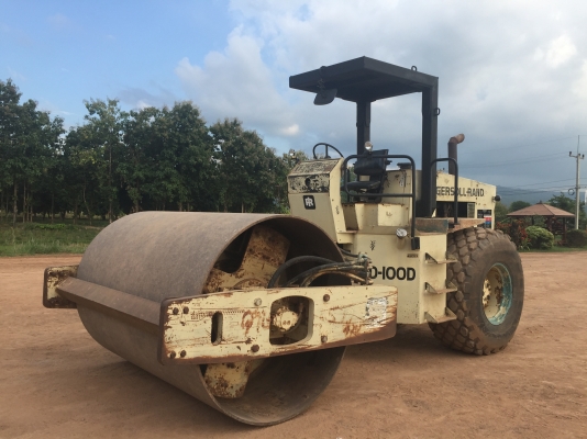 ขายรถบดสั่นสะเทือน    2 เพลา  เล่มทะเบียน SERIEL 144630