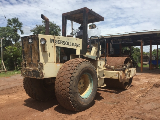 ขายรถบดสั่นสะเทือน    2 เพลา  เล่มทะเบียน SERIEL 144630