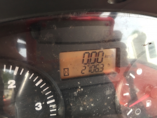 ขายรถไถคูโบต้ารุ่น 7040 ปี 53 ขายรถไถคูโบต้ารุ่น 7040 ปี 53