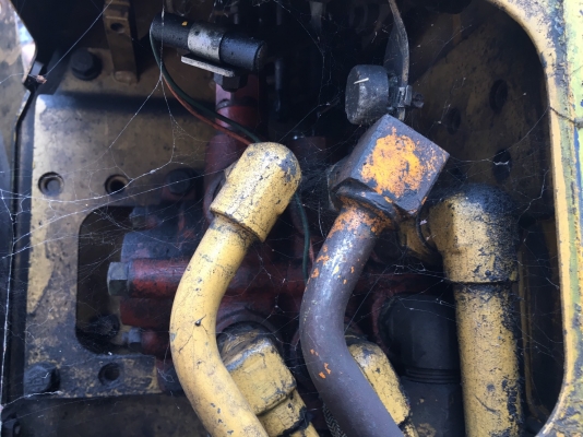 รถตักล้อยาง CAT910 เครื่อง 45V ยางแท้ใหม่ทั้ง 4 เส้น รถตักล้อยาง CAT910 เครื่อง 45V ยางแท้ใหม่ทั้ง 4 เส้น