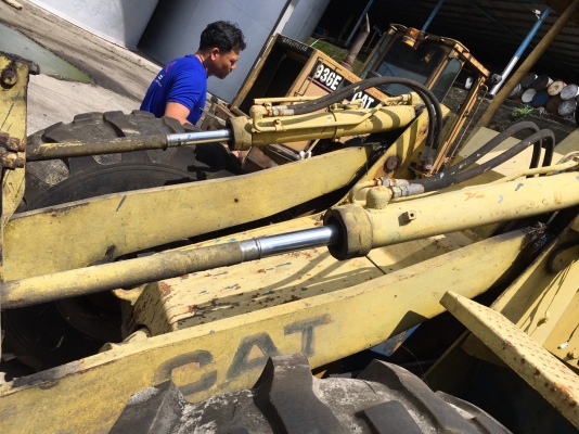 รถตักล้อยาง CAT910 เครื่อง 45V ยางแท้ใหม่ทั้ง 4 เส้น รถตักล้อยาง CAT910 เครื่อง 45V ยางแท้ใหม่ทั้ง 4 เส้น