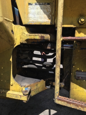 รถตักล้อยาง CAT910 เครื่อง 45V ยางแท้ใหม่ทั้ง 4 เส้น รถตักล้อยาง CAT910 เครื่อง 45V ยางแท้ใหม่ทั้ง 4 เส้น