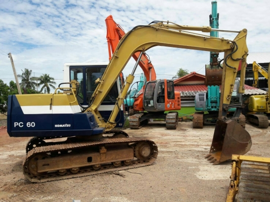 ขายKOMATSU PC60-6 เก่าญี่ปุ่นแท้  มีลายแย๊ก  5,XXX  ชั่วโมง  สภาพดี พร้อมใช้  โทร  089-3818694  ดวงนภา