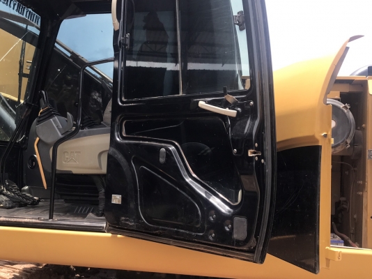 ขายด่วน CAT 320D รถสภาพพร้อมใช้งาน เครื่องปั้มดี โซ่ช่วงล่างพร้อมใช้ เอวแน่น เฟรมสวย เอกสารใบแจ้งหน่าย สนใจสอบถาม 093-0764943  088-3223272 K ตั้ม