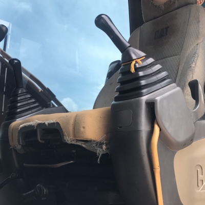 ขายด่วน CAT 320D รถสภาพพร้อมใช้งาน เครื่องปั้มดี โซ่ช่วงล่างพร้อมใช้ เอวแน่น เฟรมสวย เอกสารใบแจ้งหน่าย สนใจสอบถาม 093-0764943  088-3223272 K ตั้ม