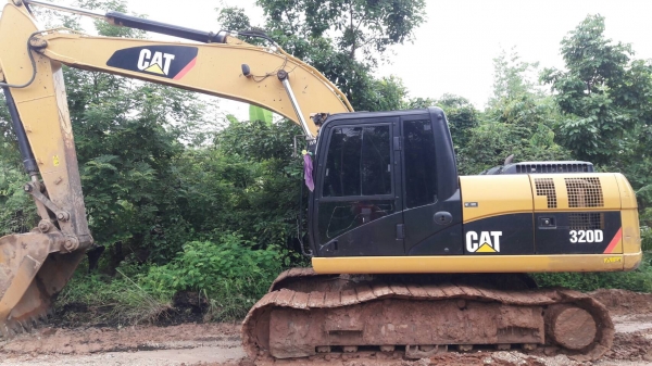ขายด่วน CAT 320D รถสภาพพร้อมใช้งาน เครื่องปั้มดี โซ่ช่วงล่างพร้อมใช้ เอวแน่น เฟรมสวย เอกสารใบแจ้งหน่าย สนใจสอบถาม 093-0764943  088-3223272 K ตั้ม
