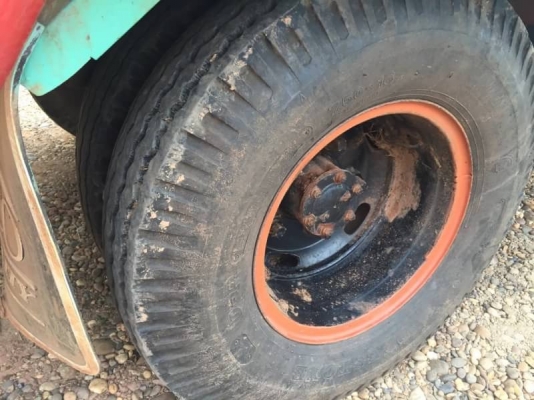 ขาย 200,000 บาท ISUZU NKR58LU5M ปี 36 ยาว 4.2 เมตร มีบันไดไฮโดรลิก เครื่อง 4BE1-110 แรง หัวบาง ยางดี คัสชีสวย เอกสารเล่มทะเบียน  รถอยู่ จ.นครพนม โทร 090-772-3710,090-772-3708