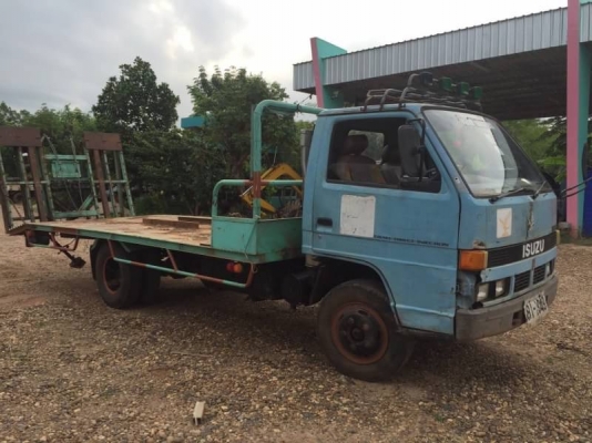 ขาย 200,000 บาท ISUZU NKR58LU5M ปี 36 ยาว 4.2 เมตร มีบันไดไฮโดรลิก เครื่อง 4BE1-110 แรง หัวบาง ยางดี คัสชีสวย เอกสารเล่มทะเบียน  รถอยู่ จ.นครพนม โทร 090-772-3710,090-772-3708