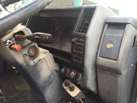 ขาย 200,000 บาท ISUZU NKR58LU5M ปี 36 ยาว 4.2 เมตร มีบันไดไฮโดรลิก เครื่อง 4BE1-110 แรง หัวบาง ยางดี คัสชีสวย เอกสารเล่มทะเบียน  รถอยู่ จ.นครพนม โทร 090-772-3710,090-772-3708