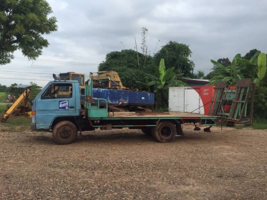 ขาย 200,000 บาท ISUZU NKR58LU5M ปี 36 ยาว 4.2 เมตร มีบันไดไฮโดรลิก เครื่อง 4BE1-110 แรง หัวบาง ยางดี คัสชีสวย เอกสารเล่มทะเบียน  รถอยู่ จ.นครพนม โทร 090-772-3710,090-772-3708