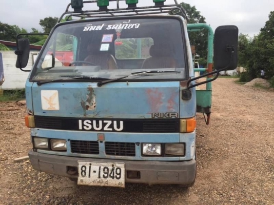ขาย 200,000 บาท ISUZU NKR58LU5M ปี 36 ยาว 4.2 เมตร มีบันไดไฮโดรลิก เครื่อง 4BE1-110 แรง หัวบาง ยางดี คัสชีสวย เอกสารเล่มทะเบียน  รถอยู่ จ.นครพนม โทร 090-772-3710,090-772-3708
