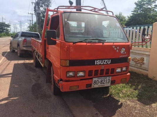 ขาย 175,000 บาท ISUZU NKR58L กระบะ 4.2 เมตร เครื่อง 4BE1-110 แรง หัวบาง ยางดี คัสชีสวย เอกส่ารเล่มทะเบียน  รถอยู่ จ.นครพนม โทร090-772-3710,090-772-3708