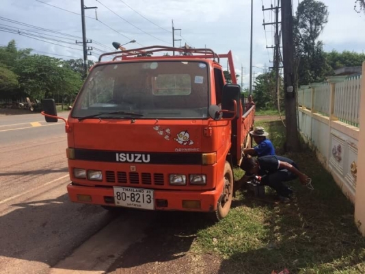 ขาย 175,000 บาท ISUZU NKR58L กระบะ 4.2 เมตร เครื่อง 4BE1-110 แรง หัวบาง ยางดี คัสชีสวย เอกส่ารเล่มทะเบียน  รถอยู่ จ.นครพนม โทร090-772-3710,090-772-3708