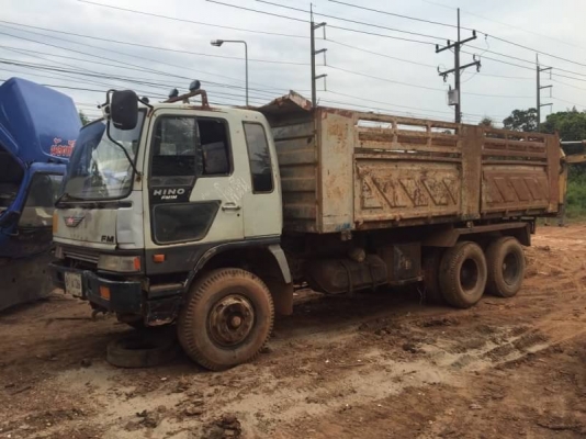 ขาย 695,000 สิบล้อดั้ม HINO. FM1M. 2 เพลา สโลว์กลาง เครื่องEM100-220 ดี คัชชีสวย เอกสารเล่มทะเบียน  รถอยู่ จ.นครพนม โทร 090-772-3710,090-772-3708