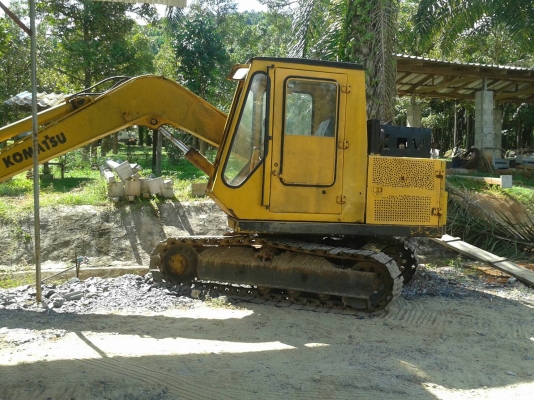 รถแบคโฮ KOMATSU รถแบคโฮ KOMATSU