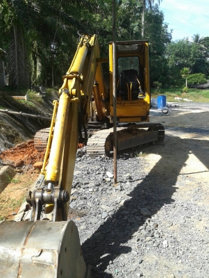 รถแบคโฮ KOMATSU