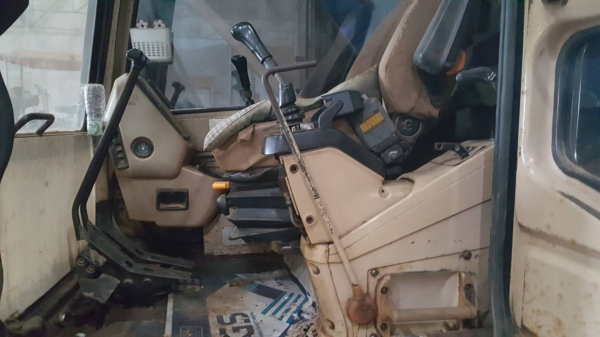 ขาย แบคโฮ CAT 320 Version 2 เอกสารเล่มทะเบียนครบ เครื่องเดิม ปั้มดี ช่วงล่างเต็ม ไฟฟ้าครบ รถพร้อมใช้งาน ราคาคุยกันได้ ขาย แบคโฮ CAT 320 Version 2 เอกสารเล่มทะเบียนครบ เครื่องเดิม ปั้มดี ช่วงล่างเต็ม ไฟฟ้าครบ รถพร้อมใช้งาน ราคาคุยกันได้