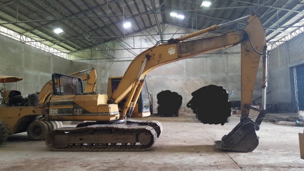 ขาย แบคโฮ CAT 320 Version 2 เอกสารเล่มทะเบียนครบ เครื่องเดิม ปั้มดี ช่วงล่างเต็ม ไฟฟ้าครบ รถพร้อมใช้งาน ราคาคุยกันได้