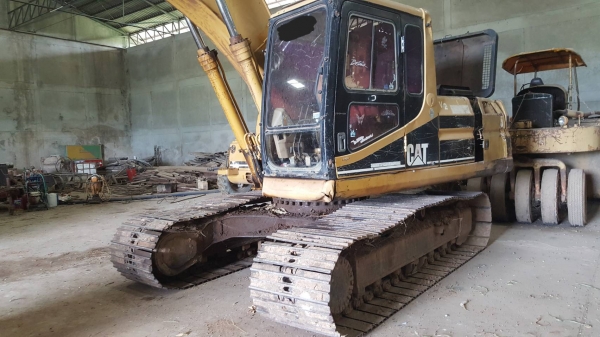 ขาย แบคโฮ CAT 320 Version 2 เอกสารเล่มทะเบียนครบ เครื่องเดิม ปั้มดี ช่วงล่างเต็ม ไฟฟ้าครบ รถพร้อมใช้งาน ราคาคุยกันได้