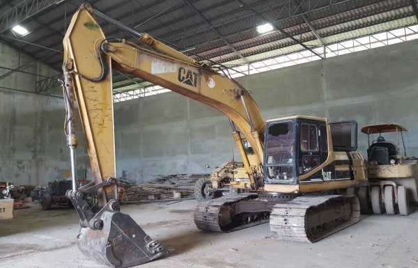 ขาย แบคโฮ CAT 320 Version 2 เอกสารเล่มทะเบียนครบ เครื่องเดิม ปั้มดี ช่วงล่างเต็ม ไฟฟ้าครบ รถพร้อมใช้งาน ราคาคุยกันได้