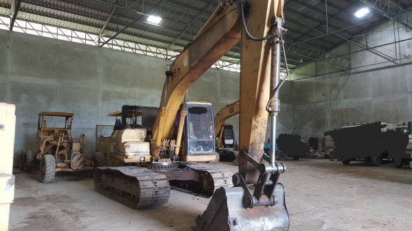 ขาย แบคโฮ CAT 320 Version 2 เอกสารเล่มทะเบียนครบ เครื่องเดิม ปั้มดี ช่วงล่างเต็ม ไฟฟ้าครบ รถพร้อมใช้งาน ราคาคุยกันได้