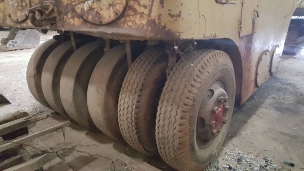 ขาย รถบดล้อยาง 11 ล้อ WATANABE มีเอกสารเล่มทะเบียนครบ รถใช้งานได้ปกติครับ ราคาต่อรองได้ ขาย รถบดล้อยาง 11 ล้อ WATANABE มีเอกสารเล่มทะเบียนครบ รถใช้งานได้ปกติครับ ราคาต่อรองได้