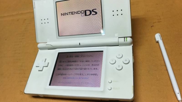 700 บ. ส่งฟรี083-2000058 LINE ID: line832923 เกม nintendo ds lite สองจอระบบสัมผัสมีการ์ด , ปากกากดหน้าจอ (ไม่มีตัวชาร์ท)ใช้ของทั่วไปได้ 700 บ. ส่งฟรี083-2000058 LINE ID: line832923 เกม nintendo ds lite สองจอระบบสัมผัสมีการ์ด , ปากกากดหน้าจอ (ไม่มีตัวชาร์ท)ใช้ของทั่วไปได้