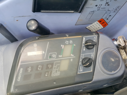 รถแบคโฮ KOMATSU PC128UU รถเก่านอกพึ่งนำเข้ามา ยังไม่เคยใช้งานในไทย เทียบเท่า 130 รุ่น 7 เครื่องดี ปั๊มดี โซ่หนา เอวแน่น มีผานดันดิน ทำงาน 9,000 กว่าชั่วโมง มีแอร์ติดมาพร้อมจากนอก ไฟฟ้าครบ มีระบบเต่า-กระต่าย ระบบสมบูรณ์ มีเอกสารใบอินวอยซ์ ชุดจดทะเบียน สภาพ