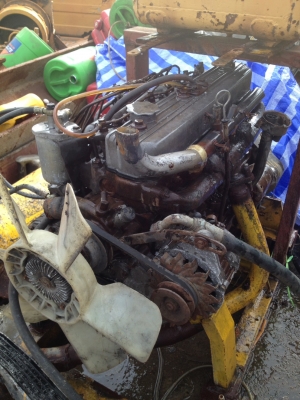 ขายครับ  เครื่องอีซูซุ  6 สูบ