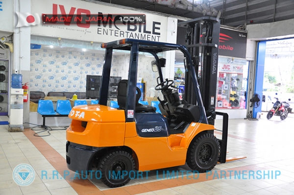 ขายรถโฟล์คลิฟท์มือสอง TOYOTA รุ่น 7FD25-35877 นำเข้าจากประเทศญี่ปุ่น 100\% ไม่เคยใช้งานในไทย