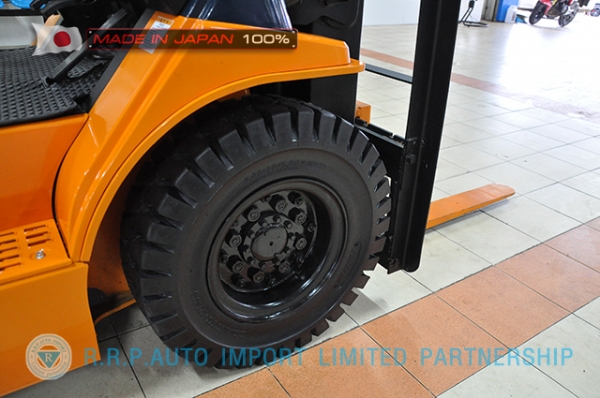 ขายรถโฟล์คลิฟท์มือสอง TOYOTA รุ่น 7FD25-35877 นำเข้าจากประเทศญี่ปุ่น 100\% ไม่เคยใช้งานในไทย