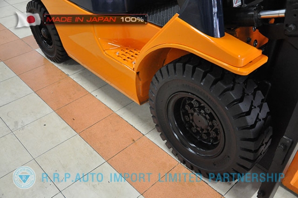 ขายรถโฟล์คลิฟท์มือสอง TOYOTA รุ่น 7FD25-35877 นำเข้าจากประเทศญี่ปุ่น 100\% ไม่เคยใช้งานในไทย