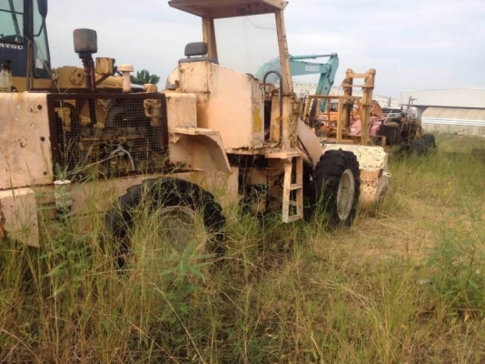 ขาย 345,000 รถตัก KOMATSU  515 C  เครื่องคามิน เครื่องดี  ปั้มดี ช่วงล่างดี เก่าจอด พร้อมใช้งาน เอกสารชื้อขาย  รถอยู่ อยุธยา. โทร&amp;ไอดีไลน์ 0610710295