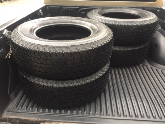 ยาง Bridgestone 245 70 16 ปี17 ดอกเต็ม ไม่มีปะ เนื้อนิ่มๆ ใช้ยาว ราคาไม่แพง