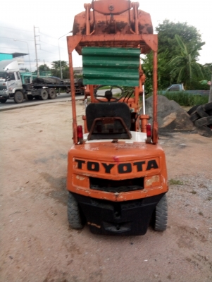 ขายรถตัก 0.7 คิว 80000 บาท ขายรถตัก 0.7 คิว 80000 บาท