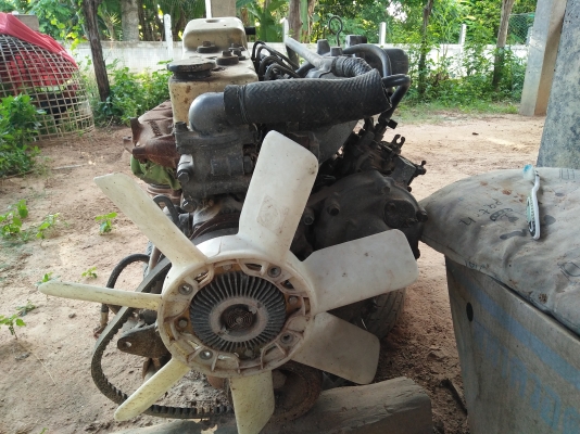 ขายเครื่องยนต์ Izusu 2500di ฝาทอง