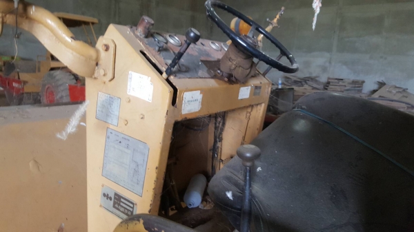 ขาย รถบดสั่นสะเทือน KOMATSU JV100A เพลาเดียว เอกสารเล่มทะเบียนครบ รถพร้อมใช้งาน ราคาต่อรองได้