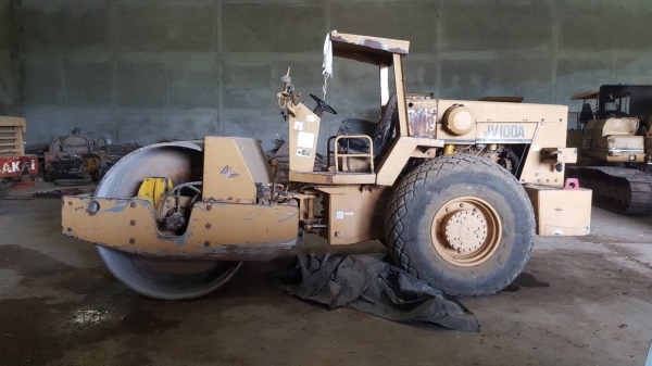 ขาย รถบดสั่นสะเทือน KOMATSU JV100A เพลาเดียว เอกสารเล่มทะเบียนครบ รถพร้อมใช้งาน ราคาต่อรองได้