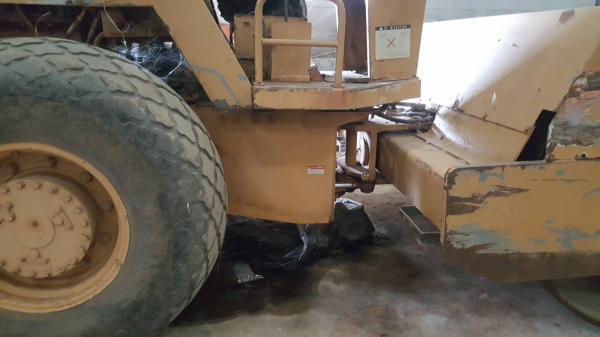 ขาย รถบดสั่นสะเทือน KOMATSU JV100A เพลาเดียว เอกสารเล่มทะเบียนครบ รถพร้อมใช้งาน ราคาต่อรองได้