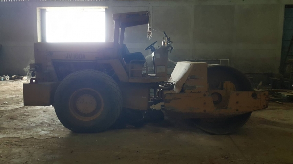 ขาย รถบดสั่นสะเทือน KOMATSU JV100A เพลาเดียว เอกสารเล่มทะเบียนครบ รถพร้อมใช้งาน ราคาต่อรองได้