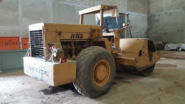 ขาย รถบดสั่นสะเทือน KOMATSU JV100A เพลาเดียว เอกสารเล่มทะเบียนครบ รถพร้อมใช้งาน ราคาต่อรองได้