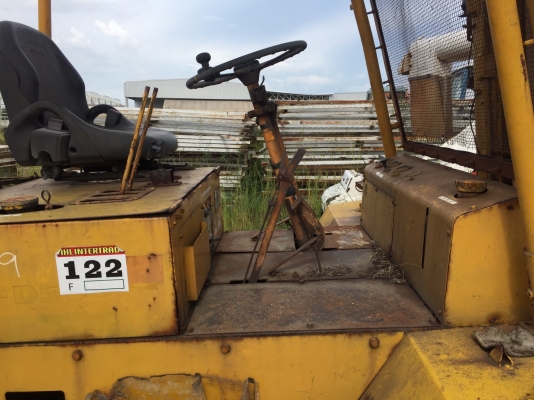 ขายรถโฟล์คลิฟต์ 1.KOMATSU FD50-1 5 ตันยก 4 เมตรเครื่อง ISUZU เกียร์ตัด 2.มิตซู เครื่องแคท 6 ตันยก 4 เมตรเกียร์ท๊อก ราคา 170000 กับ 270000