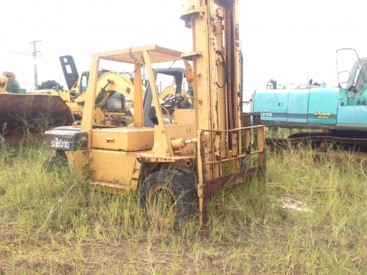 ขายรถโฟล์คลิฟต์ 1.KOMATSU FD50-1 5 ตันยก 4 เมตรเครื่อง ISUZU เกียร์ตัด 2.มิตซู เครื่องแคท 6 ตันยก 4 เมตรเกียร์ท๊อก ราคา 170000 กับ 270000