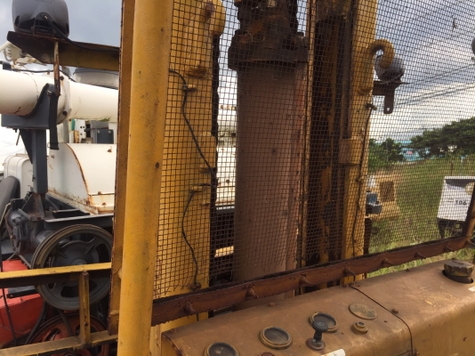 ขายรถโฟล์คลิฟต์ 1.KOMATSU FD50-1 5 ตันยก 4 เมตรเครื่อง ISUZU เกียร์ตัด 2.มิตซู เครื่องแคท 6 ตันยก 4 เมตรเกียร์ท๊อก ราคา 170000 กับ 270000